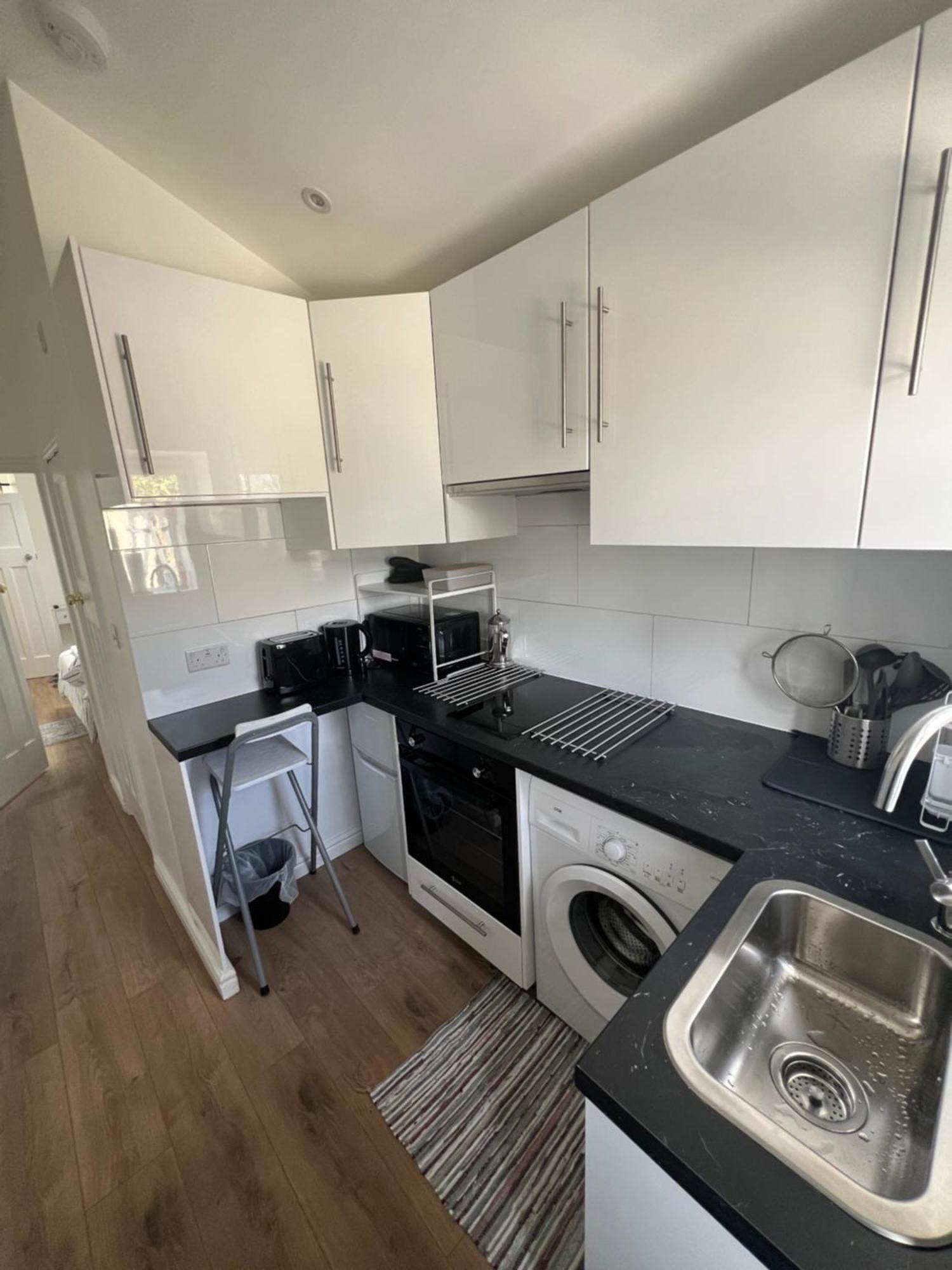 Cosy Studio Apartment, Flat In London Чизлхерст Экстерьер фото